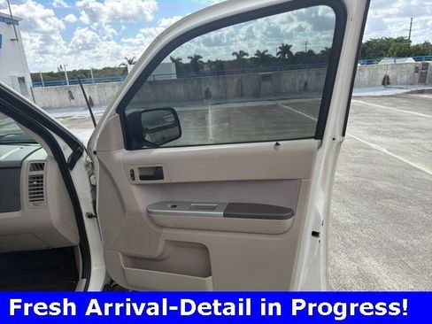 Used 2011 Ford Escape 2WD Hybrid image 15