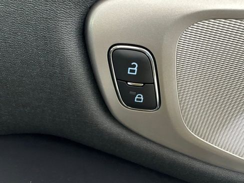 Used 2025 Ford Expedition Active image 41