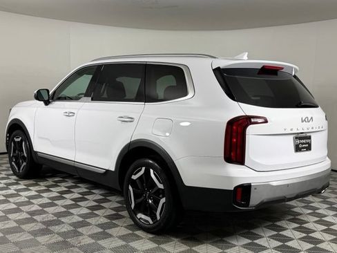 Used 2024 Kia Telluride S w/ S Sunroof Package FWD image 6