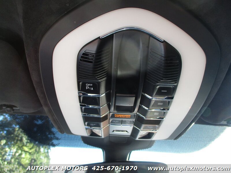 Used 2011 Porsche Cayenne Turbo AWD/4WD image 37