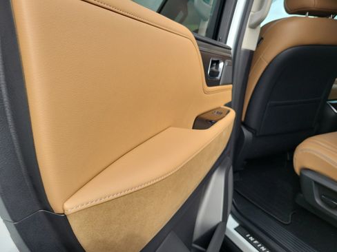 New 2026 INFINITI QX80 Luxe image 7