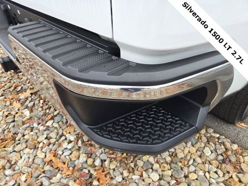 Used 2023 Chevrolet Silverado 1500 LT image 10