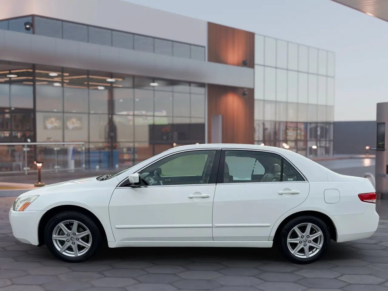 Used 2004 Honda Accord EX image 5