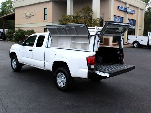 Used 2022 Toyota Tacoma SR image 14