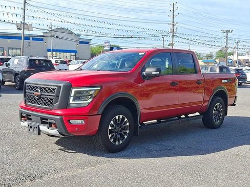 Used 2022 Nissan Titan PRO-4X w/ Pro-4x Convenience Package AWD/4WD image 3