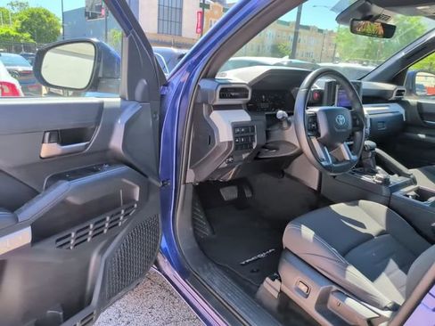 Certified 2024 Toyota Tacoma TRD Off-Road AWD/4WD image 10