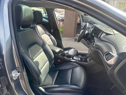 Used 2018 INFINITI QX30 Premium w/ Navigation Package image 13