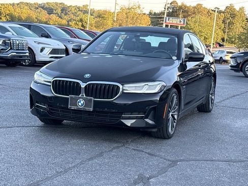 Used 2023 BMW 530e w/ Premium Package image 12
