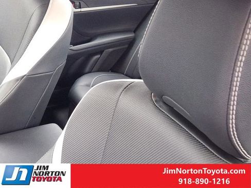 Used 2025 Toyota Camry SE image 16