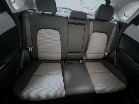 Used 2021 Hyundai Kona SE image 31