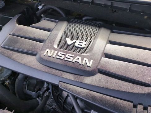 Used 2017 Nissan Titan SL image 31