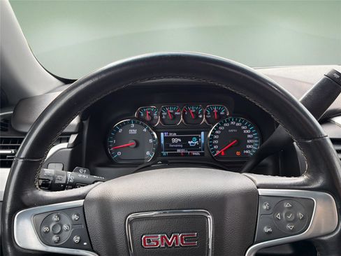 Used 2018 GMC Yukon SLT w/ Open Road Package image 12