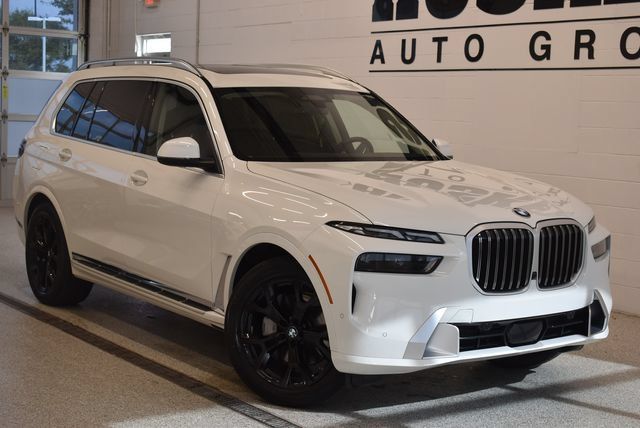 Used 2026 BMW X7 xDrive40i AWD/4WD image 1