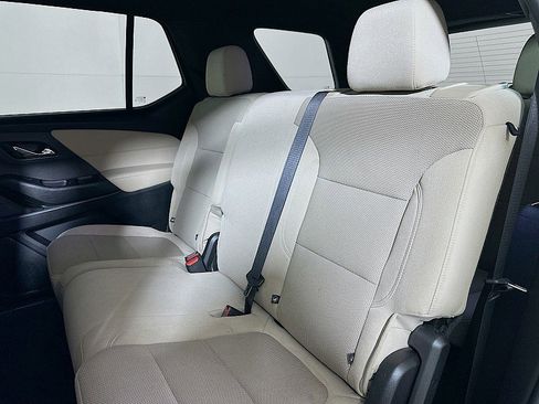Used 2022 Chevrolet Traverse LS image 20