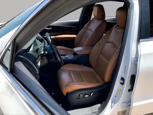 Used 2019 Cadillac XT4 Premium Luxury FWD image 8