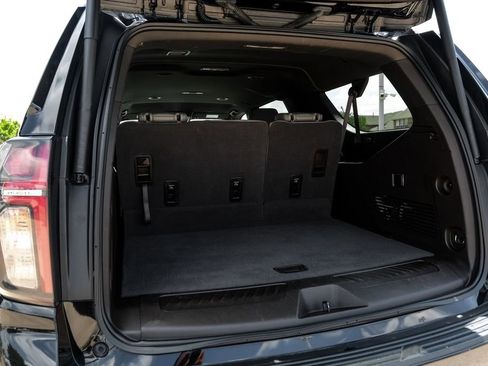 Used 2023 Chevrolet Suburban LT RWD image 57