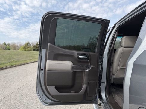 Used 2020 Chevrolet Silverado 1500 LTZ image 21