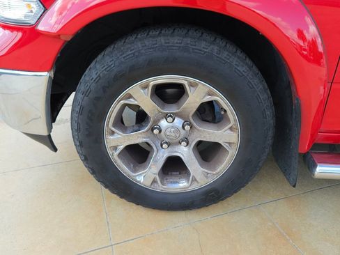 Used 2015 RAM 1500 Lone Star RWD image 9