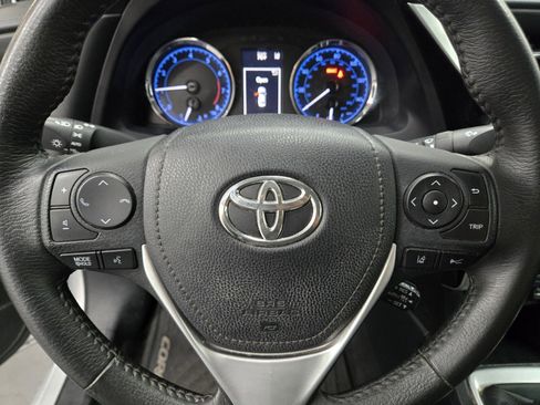 Used 2018 Toyota Corolla SE w/ Carpet Mat Package (TMS) image 17