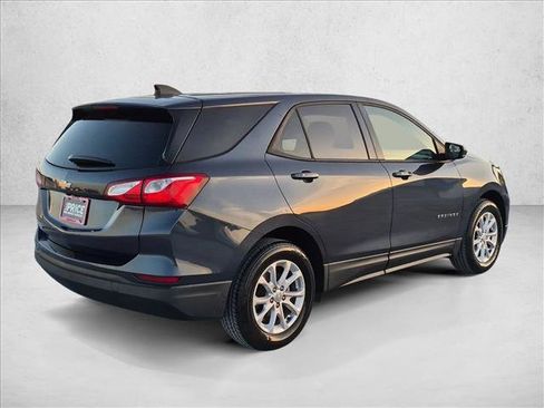 Used 2019 Chevrolet Equinox LS w/ LS Convenience Package FWD image 5