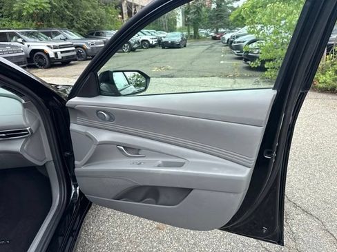 Used 2023 Hyundai Elantra SEL w/ Convenience Package FWD image 32