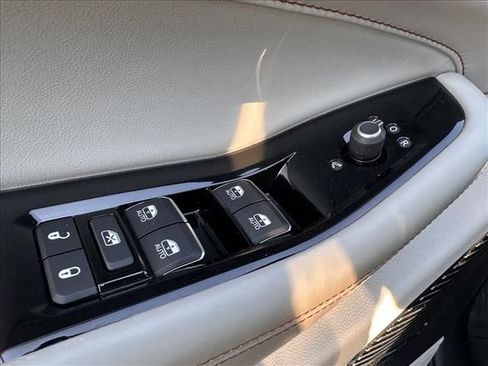 Used 2021 Jeep Grand Cherokee L Overland image 21