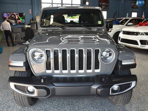 Used 2021 Jeep Wrangler Unlimited Sahara w/ LED Lighting Group AWD/4WD image 13