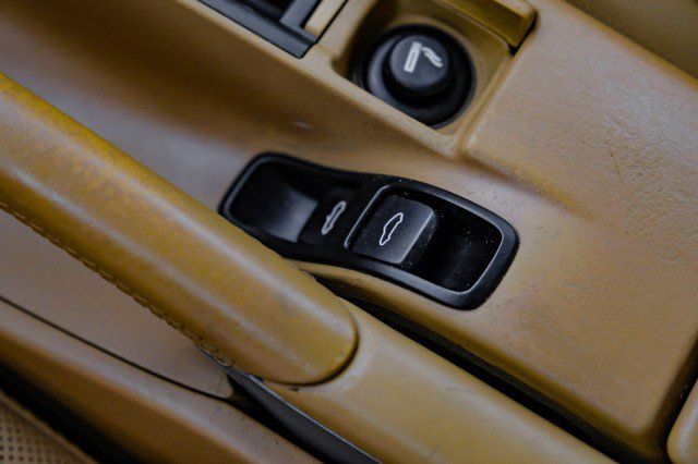 Used 2009 Porsche Boxster RWD image 20