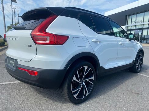 Used 2021 Volvo XC40 T5 R-Design w/ Advanced Package AWD/4WD image 9