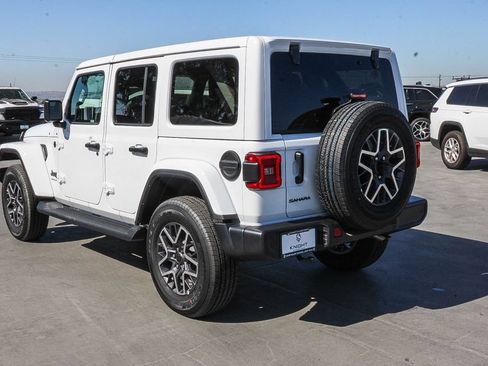 New 2026 Jeep Wrangler Unlimited Sahara AWD/4WD image 7