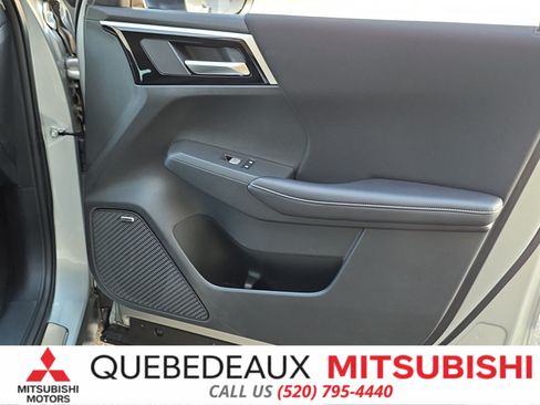 New 2026 Mitsubishi Outlander ES FWD image 30