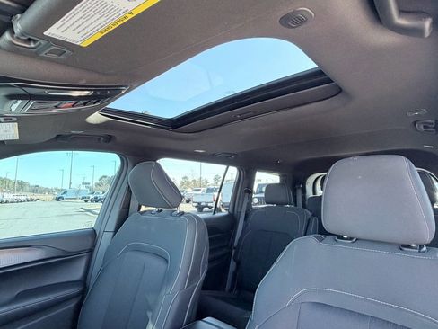 Used 2025 Jeep Grand Cherokee L Laredo w/ Luxury Tech Group I image 10