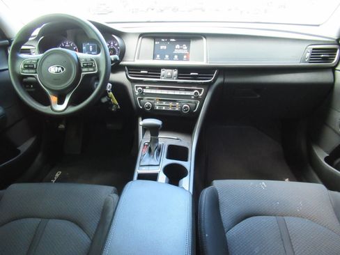 Used 2018 Kia Optima LX w/ 17" Alloy Wheels Package FWD image 12