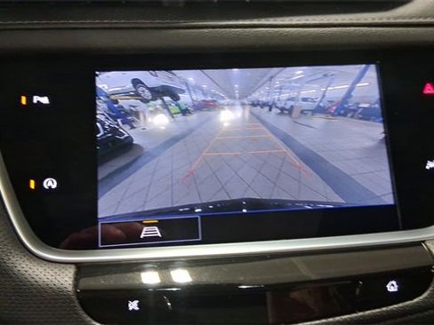 Used 2022 Cadillac XT6 Luxury image 32