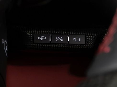 Used 2022 Ferrari 812 GTS image 38