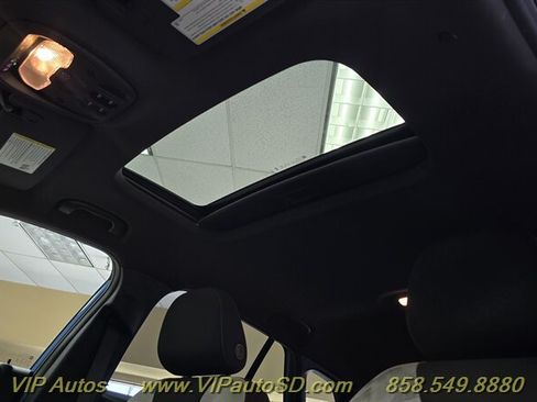 Used 2024 Chevrolet Trax RS w/ Sunroof Package FWD image 23