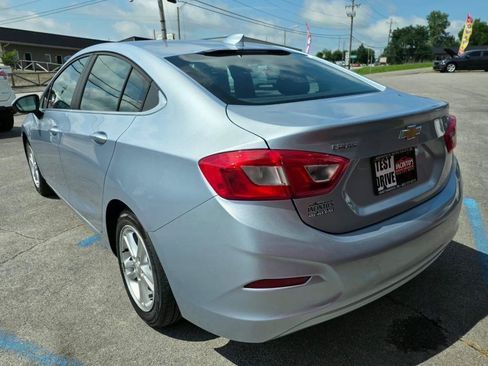 Used 2017 Chevrolet Cruze LT w/ Convenience Package FWD image 6