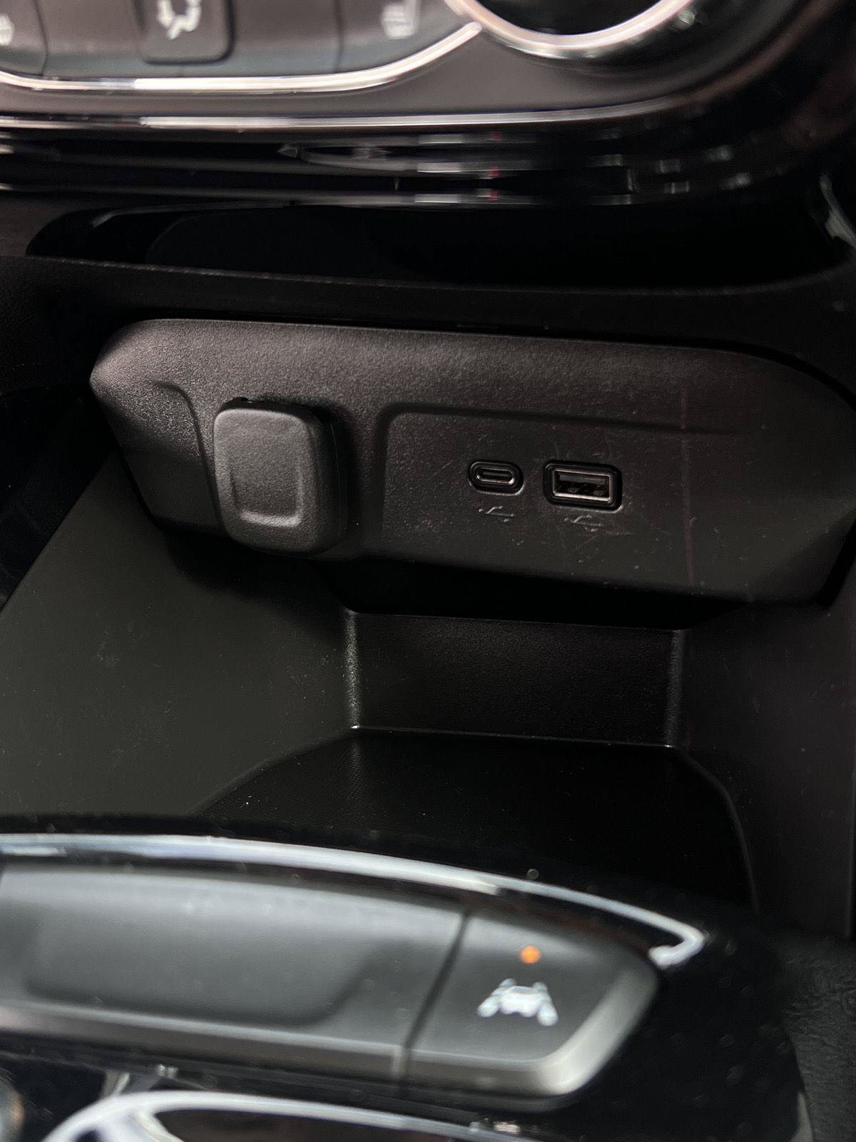 Used 2025 Chevrolet Trax LT w/ Driver Confidence Package FWD image 9
