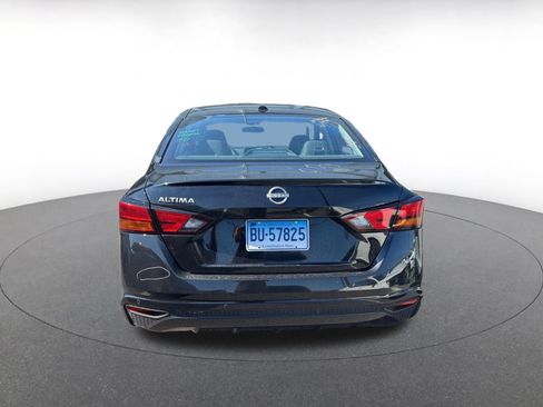 Used 2025 Nissan Altima 2.5 SV FWD image 18