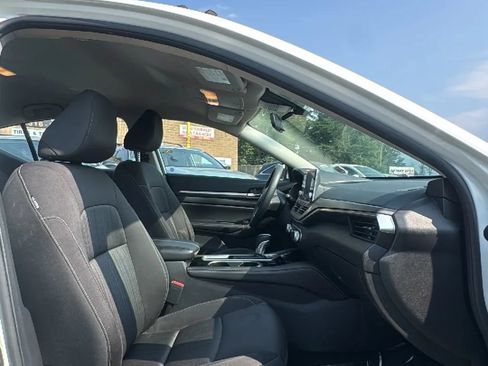 Used 2023 Nissan Altima 2.5 SV FWD image 26