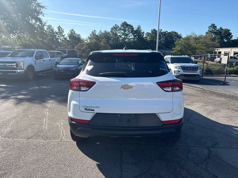 Used 2024 Chevrolet TrailBlazer LS w/ LS Convenience Package FWD image 4