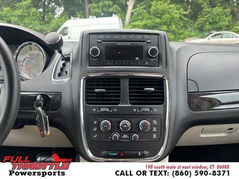 Used 2012 Dodge Grand Caravan SXT image 24