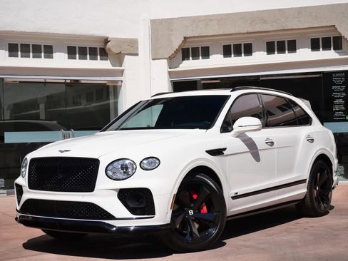 Used 2022 Bentley Bentayga V8 image 12