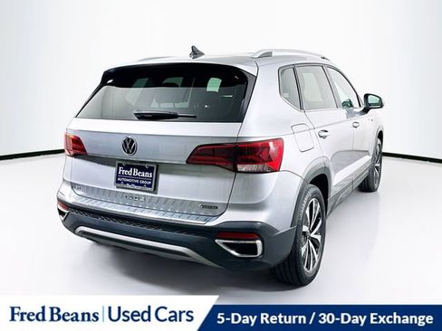 Used 2023 Volkswagen Taos SE w/ Panoramic Sunroof Package AWD/4WD image 7