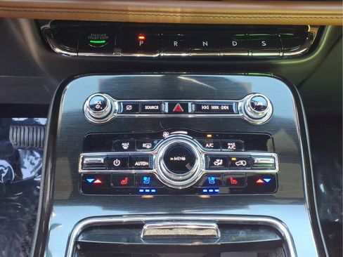 Certified 2023 Lincoln Nautilus Reserve w/ Monochromatic Package AWD/4WD image 9