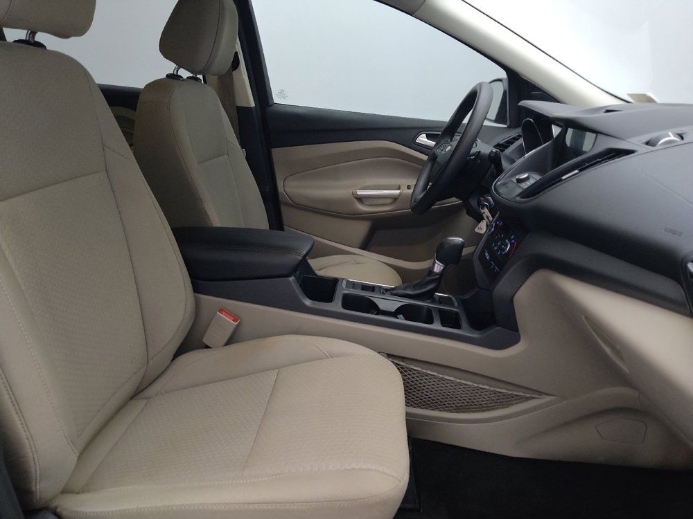 Used 2017 Ford Escape SE w/ Equipment Group 201A FWD image 21
