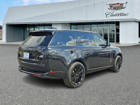 Used 2023 Land Rover Range Rover SE AWD/4WD image 6