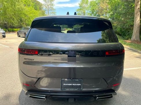 Used 2024 Land Rover Range Rover Sport Dynamic SE image 8