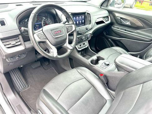 Used 2024 GMC Terrain SLT AWD/4WD image 18
