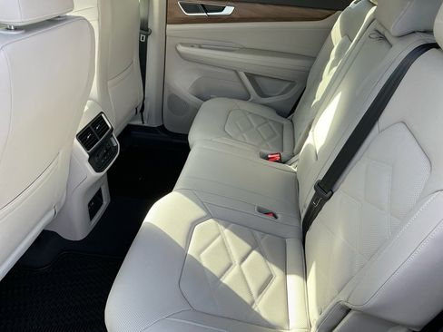 New 2026 Volkswagen Atlas SE image 12